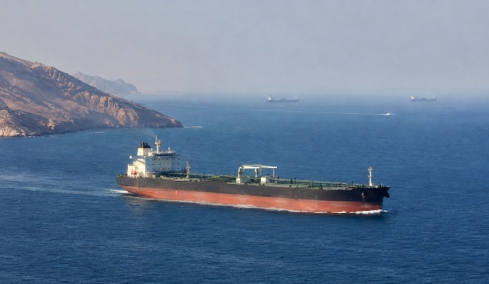 Πετρέλαιο: Στα 105 δολάρια το Brent με άλμα 5%, ενισχύονται οι ανησυχίες για την παγκόσμια προσφορά