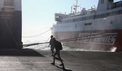 Απαγορευτικό μέχρι το μεσημέρι από Λαύριο και Ραφήνα λόγω των ανέμων, τροποποιήσεις δρομολογίων από τον Πειραιά
