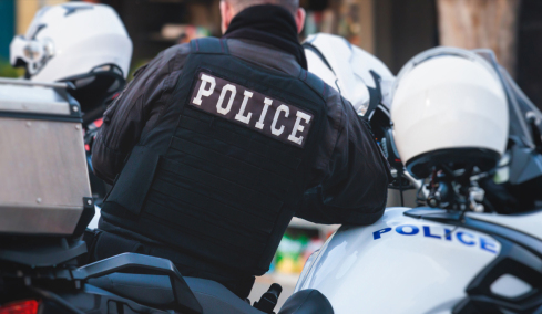 Αρχιφύλακας βιντεοσκοπούσε κρυφά γυναίκες αστυνομικούς στην τουαλέτα Τμήματος, καταδικάστηκε σε 6 μήνες με αναστολή