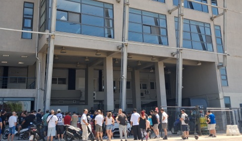 Θέμα στη Bild οι αντιδράσεις για τη μεταγραφή Κωνσταντέλια: «Οι οπαδοί προσπαθούν να μπλοκάρουν τη συμφωνία»