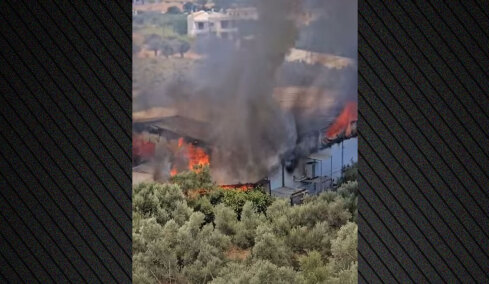 Υπό πλήρη έλεγχο η πυρκαγιά σε αποστακτήριο στο Σφακάκι Ρεθύμνου, δείτε βίντεο