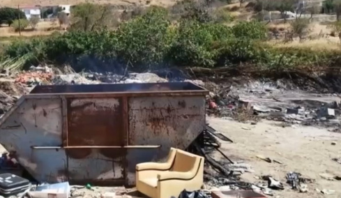 Συνελήφθη αντιδήμαρχος για την φωτιά στη Λήμνο, στο «μικροσκόπιο» ανεξέλεγκτη χωματερή