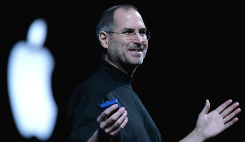 Γιατί η Apple χρωστάει την εκτόξευσή της στη CIA: Πώς η αμερικανική κατασκοπεία «επέστρεψε» τον Στιβ Τζομπς στο Κουπερτίνο