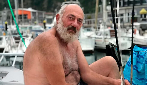 Κατηγορεί τον εαυτό της η σύζυγος του Ισπανού επιχειρηματία που έπεσε από σκάφος στο Ιόνιο: «Δεν γυρίζω πίσω μέχρι να βρεθεί»