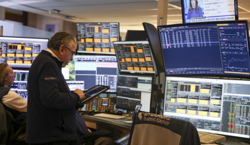 O πρόεδρος της FED φρέναρε τη Wall Street - H Nvidia έσωσε τα πρόσημα της εβδομάδας