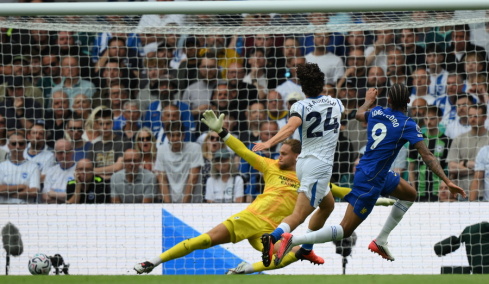 Premier League: Το απόλυτο η Τσέλσι 4-3 τη Μπράιτον του βασικού Κωστούλα, στο 1-1 έμειναν Λιντς και Μπρέντφορντ, δείτε τα γκολ 