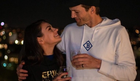Από το «That ’70s Show» στα δισεκατομμύρια: Πώς ο Ashton Kutcher και η Mila Kunis έγιναν το πιο επιδραστικό ζευγάρι του Χόλιγουντ
