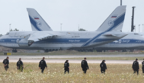 Η Ρωσία είναι υπεύθυνη για την υβριδική επίθεση στο αεροδρόμιο της Λειψίας λέει η Γερμανία, κλείνει το ρωσικό προξενείο στη Βόννη
