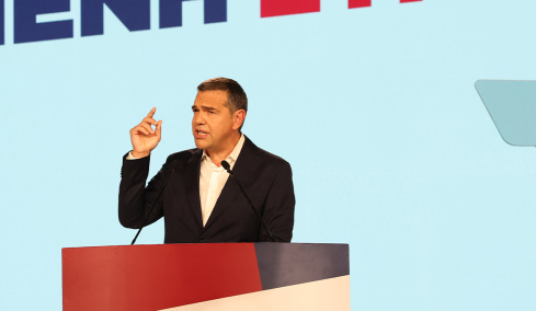 Live ο Τσίπρας στη Θεσσαλονίκη: Προτείνει κατάργηση των Πανελλαδικών εξετάσεων, ζητά κατώτατο μισθό στα 1000 ευρώ