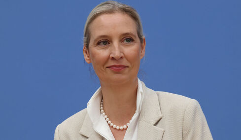 Alice Weidel: Ζει με τη σύντροφό της από τη Σρι Λάνκα και έχουν δύο παιδιά - Ποια είναι η επικεφαλής του AfD της Γερμανίας