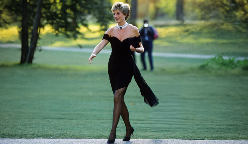 Η Ελληνίδα σχεδιάστρια πίσω από το Revenge Dress της πριγκίπισσας Νταϊάνα: Το έφτιαξα στον Βόλο, δεν ήξερα ότι θα γινόταν τόσο διάσημο