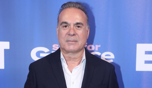 Ο Φώτης Σεργουλόπουλος επιστρέφει στο θεατρικό σανίδι υπό τις σκηνοθετικές οδηγίες του Φωκά Ευαγγελινού