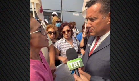 Ο Γεωργιάδης φώναξε το σύνθημα «ο μόνος δρόμος είναι αντίσταση και πάλη» με συνδικαλιστές στο Βόλο και τρολάρει: Επιτέλους, λίγη συμμορία μιζέριας