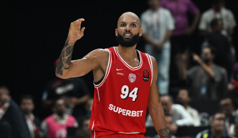 Στον τελικό του Euroleague Super Cup με φανταστικό Φουρνιέ ο Ολυμπιακός, 92-90 τη Φενέρ στο Άμπου Ντάμπι 