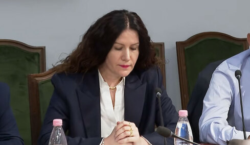 Σκάνδαλο με ερωτικό φόντο στην Αλβανία: «Θα καταλήξουμε άσχημα, ψυχή μου» - Τα sms της πρώην επικεφαλής της Υπηρεσίας Πληροφοριών με επιχειρηματία
