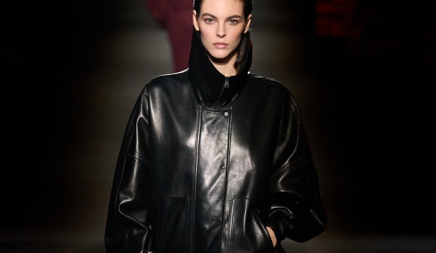 Funnel-neck coat: Το νέο αγαπημένο πανωφόρι της μόδας
