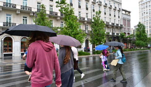 Έκτακτο δελτίο επιδείνωσης καιρού από το βράδυ και μέχρι την Κυριακή: Ποιες περιοχές θα επηρεαστούν από βροχές και καταιγίδες
