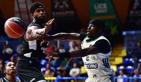 Παναθηναϊκός - ΠΑΟΚ 61-62 (Δ' περίοδος): Ντέρμπι πόντο πόντο ο 2ος ημιτελικός του Stoiximan Super Cup, live