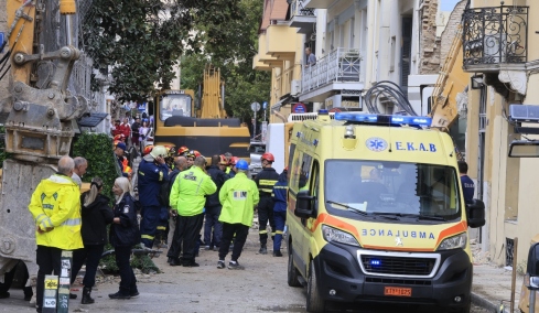 Ανασύρθηκε και δεύτερη σορός στα συντρίμμια του κτηρίου που κατέρρευσε στην Πλάκα