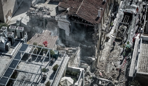Έκρηξη στην Πλάκα: Τι εξετάζουν οι Αρχές για τη διαρροή αερίου - Στο μικροσκόπιο το διαμέρισμα του 2ου ορόφου
