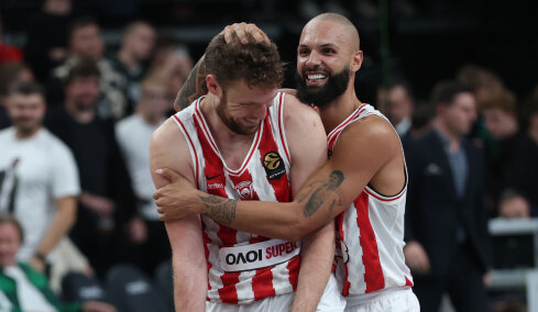 Θρυλική απόδραση με MVP τον Φουρνιέ από το Κάουνας, ο Ολυμπιακός 93-91 τη Ζάλγκιρις, βίντεο