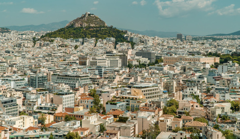Μέτρα - ανάσα για οφειλέτες: Οκτώ παραδείγματα για το πόσα κερδίζετε από τις νέες ρυθμίσεις για τους servicers