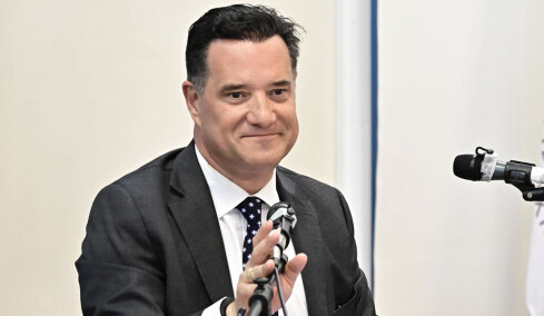 Ο Άδωνις τρολάρει Τσίπρα για την επίσκεψη στο Άγιο Όρος: Για άθεος πολύ ωραία τα λέει ο άτιμος...