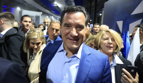 Γεωργιάδης: Απορώ με υπουργούς που επέλεξαν να λείπουν από τη γιορτή της ΝΔ επειδή λέει είχαν άλλες υπουργικές υποχρεώσεις