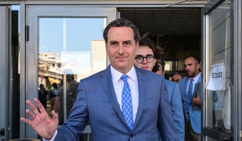 Δημητρακόπουλος: Αν ο Καρβέλας αποφασίσει να απαγορεύσει στη Βίσση να τραγουδάει τα τραγούδια του, τότε θα προσφύγουμε στη Δικαιοσύνη
