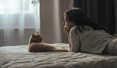 Μελαγχολείτε μόλις χειμωνιάζει; 6 κινήσεις για καλύτερη διάθεση πριν έρθουν τα δύσκολα