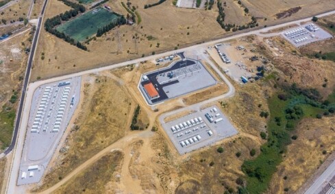 HELLENiQ ENERGY: Γκάζι στις μπαταρίες, καμπανάκι για τις καθυστερήσεις