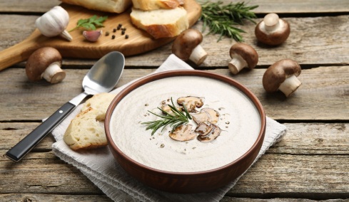 5 λαχταριστές σούπες που δίνουν γεύση και ζεστασιά στο φθινόπωρο
