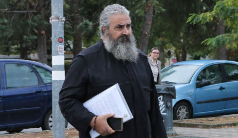 «Αντί να τον ντύνω γαμπρό, τον έντυνα νεκρό»: Συγκλόνισαν οι καταθέσεις στη δίκη για τα Τέμπη

