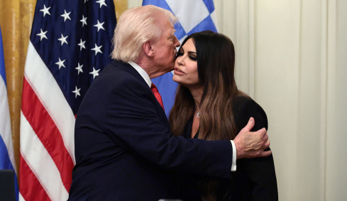 Τραμπ: Η Κίμπερλι Γκίλφοιλ δεν ήταν ποτέ μέλος της οικογένειάς μου, έβγαινε με το γιο μου πριν από πολύ καιρό