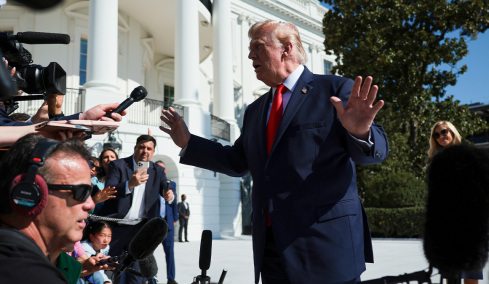 CNN: Ο Λευκός Οίκος απέπεμψε σε «ζωντανή μετάδοση» την Κίμπερλι Γκιλφόιλ, όλο το παρασκήνιο
