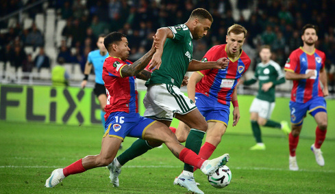 Παναθηναϊκός-Μπόρατς 1-0 (Α' ημίχρονο): Ο Ντέσερς άνοιξε το σκορ με πέναλτι, live το ματς για το Conference League, δείτε το γκολ