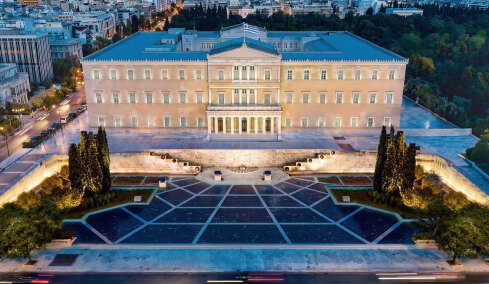 Αλλάζει όψη το Μνημείο του Αγνώστου Στρατιώτη: Φεύγει η άσφαλτος, μπαίνει μάρμαρο Αλιβερίου
