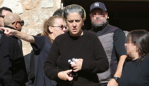 Η ανάρτηση της Μαρίας Μαζωνάκη με μαύρο φόντο και τραγούδι της Ματούλας Ζαμάνη: «Πάρε και την καρδιά μου»