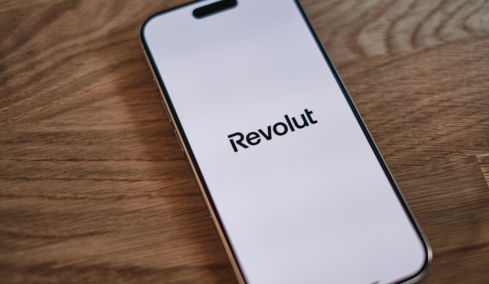 Έπεσε η Revolut: Προβλήματα παγκοσμίως στην πρόσβαση στους λογαριασμούς