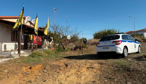Αδέρφια έθαψαν τη μάνα τους στην αυλή του σπιτιού τους στην Αμαλιάδα
