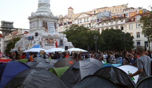Χιλιάδες στους δρόμους για τη στεγαστική κρίση και στην Πορτογαλία, 55 συλλήψεις και συγκρούσεις με την αστυνομία 