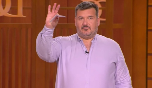 «Πόλεμος» στο Dragons' Den για τον Βασίλη από τις Σέρρες και το απορρυπαντικό του: Ποιοι κέρδισαν την εμπιστοσύνη του και του εμπιστεύτηκαν €150.000
