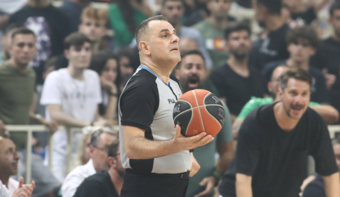Αμοιβές από διεθνή παιχνίδια επικαλέστηκε ο Ηλίας Κορομηλάς για τα €102.000 στο σπίτι του, η απολογία του για το σκάνδαλο στο μπάσκετ