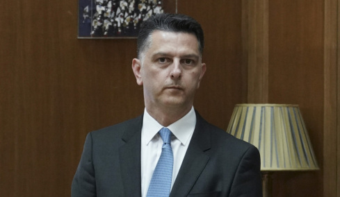 Αποχωρεί ο διευθυντής του γραφείου του Πρωθυπουργού στη Βουλή, Μιχάλης Μπεκίρης: «Δεν αποτελεί ούτε υποχώρηση, ούτε αποδοχή οποιασδήποτε κατηγορίας»