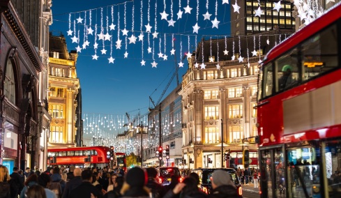 Τέλος εποχής για την Oxford Street: Ο διάσημος εμπορικός δρόμος του Λονδίνου γίνεται πεζόδρομος - Το σχέδιο με δέντρα, πλατείες και εστιατόρια