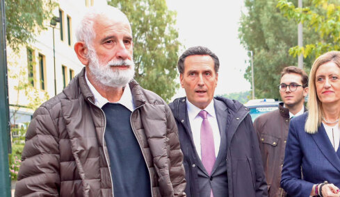Φυλάκιση 12 μηνών με αναστολή στη γυναίκα που είχε καταγγείλει τον Πέτρο Φιλιππίδη για βιασμό, την είχε μηνύσει για ψευδή καταμήνυση