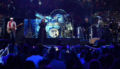 Έρχεται ντοκιμαντέρ για τους Fleetwood Mac με αδημοσίευτο υλικό και αποκλειστικές συνεντεύξεις