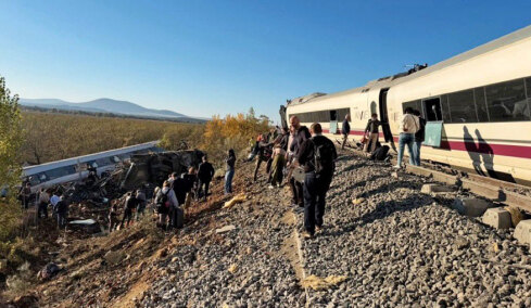 Σύγκρουση τρένων κοντά στο Τολέδο της Ισπανίας με δεκάδες νεκρούς και πολλούς τραυματίες - Δείτε βίντεο 