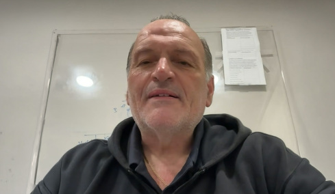 Μανουσέλης: «To μπάσκετ είναι λύση, όχι πρόβλημα»