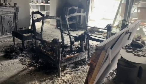 Στη Λευκάδα συνελήφθη ο υπαξιωματικός του Πολεμικού Ναυτικού που έκαψε το σπίτι πρώην συντρόφου του στην Γλυφάδα